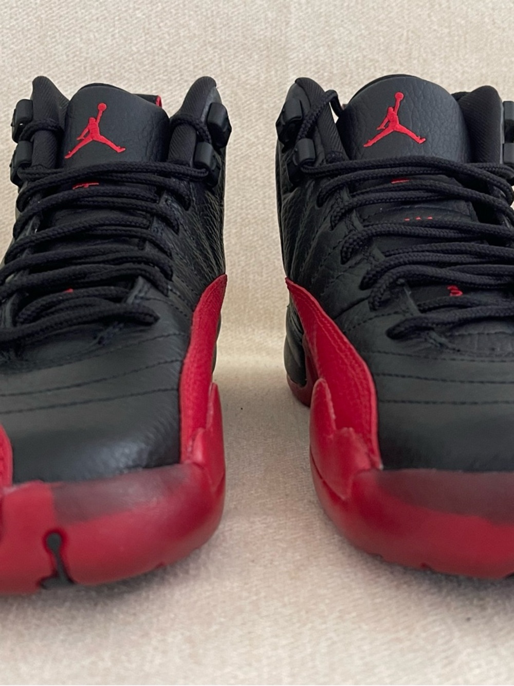 Size 6Y / 7.5w - Nike Air Jordan 12 Retro GS Flu Game 2025 Black Red 153265-002 - Picture 7 of 9